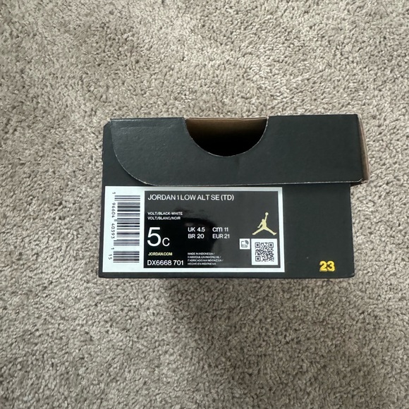 Jordan 1 Low ALT SE - Toddler 5C - Picture 4 of 4